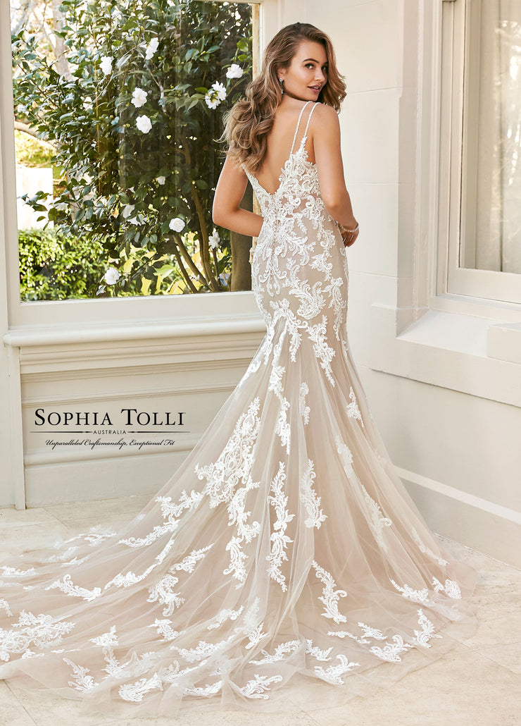 SOPHIA TOLLI Y11957A-Gemini Bridal Prom Tuxedo Centre