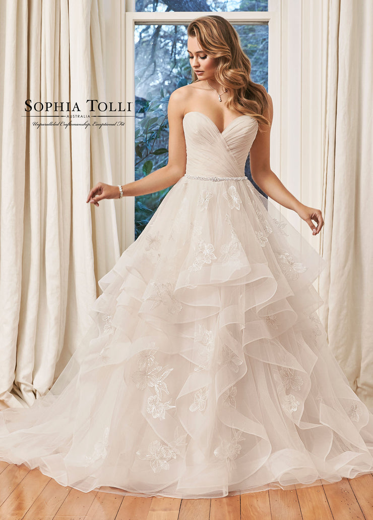 SOPHIA TOLLI Y11958-Gemini Bridal Prom Tuxedo Centre