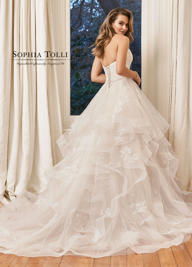 SOPHIA TOLLI Y11958-Gemini Bridal Prom Tuxedo Centre