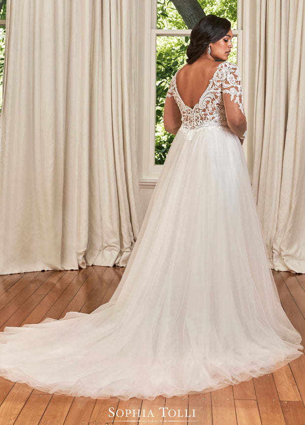 SOPHIA TOLLI Y21974B-Gemini Bridal Prom Tuxedo Centre