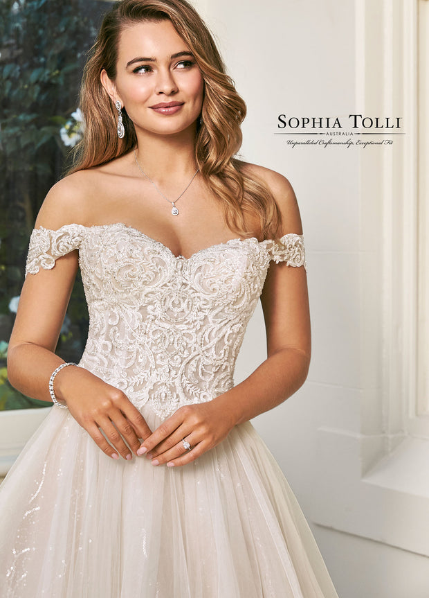 SOPHIA TOLLI Y11945-Gemini Bridal Prom Tuxedo Centre