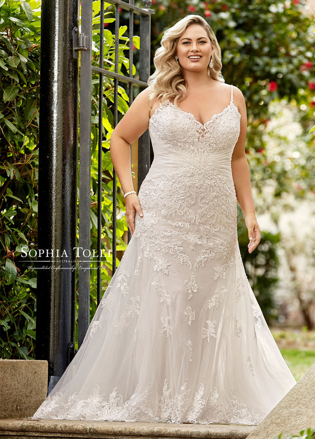 SOPHIA TOLLI Y11971-Gemini Bridal Prom Tuxedo Centre