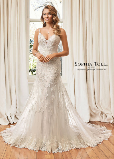 SOPHIA TOLLI Y11971-Gemini Bridal Prom Tuxedo Centre