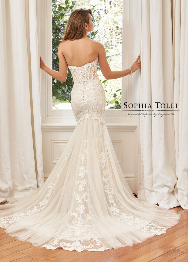 SOPHIA TOLLI Y11960-Gemini Bridal Prom Tuxedo Centre