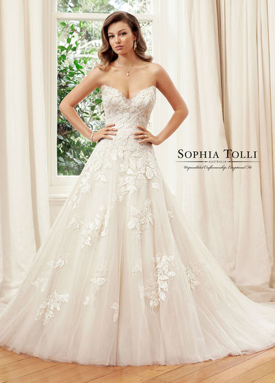 SOPHIA TOLLI Y11953-Gemini Bridal Prom Tuxedo Centre