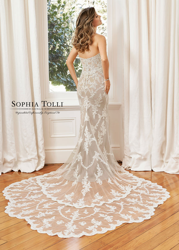 SOPHIA TOLLI Y11946B-Gemini Bridal Prom Tuxedo Centre