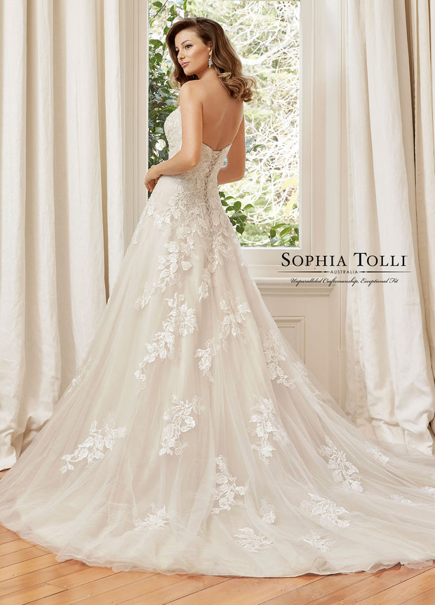 SOPHIA TOLLI Y11953-Gemini Bridal Prom Tuxedo Centre