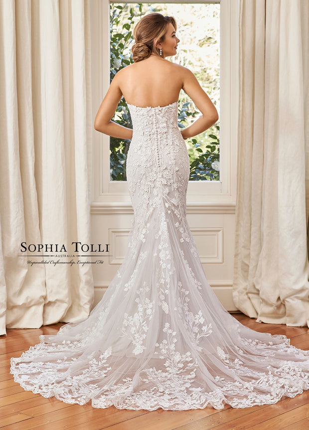 SOPHIA TOLLI Y11964-Gemini Bridal Prom Tuxedo Centre