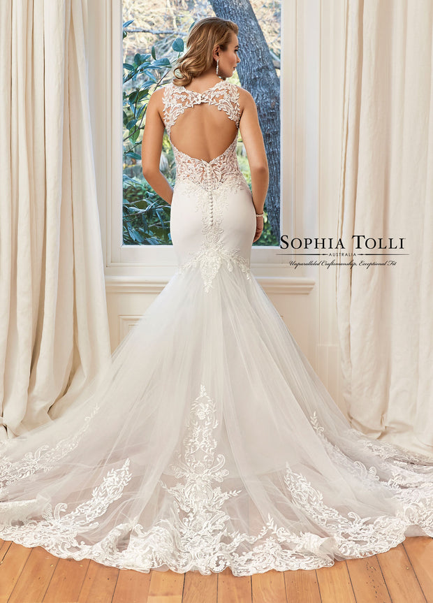 SOPHIA TOLLI Y11941A-Gemini Bridal Prom Tuxedo Centre